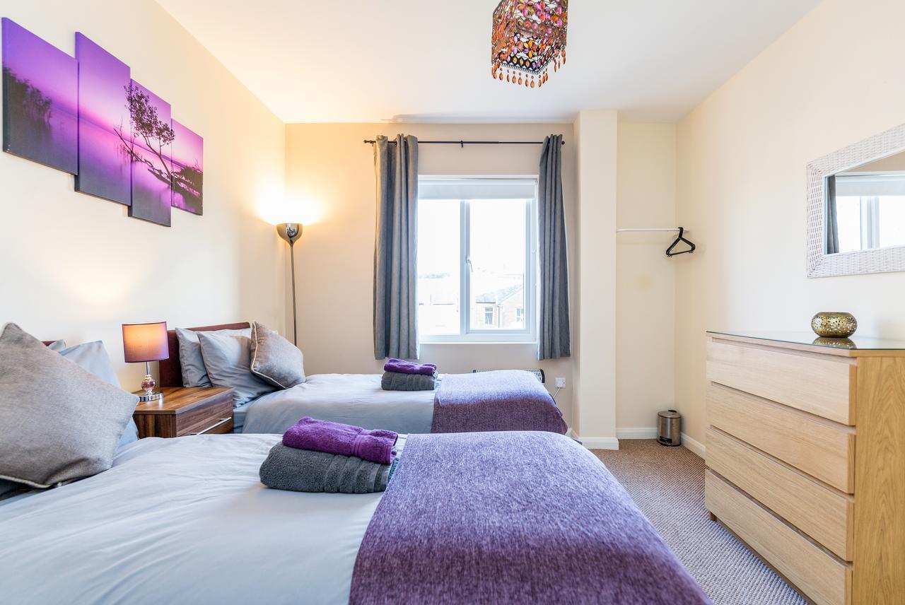 Alexandra'S Apartment Watford  Bagian luar foto