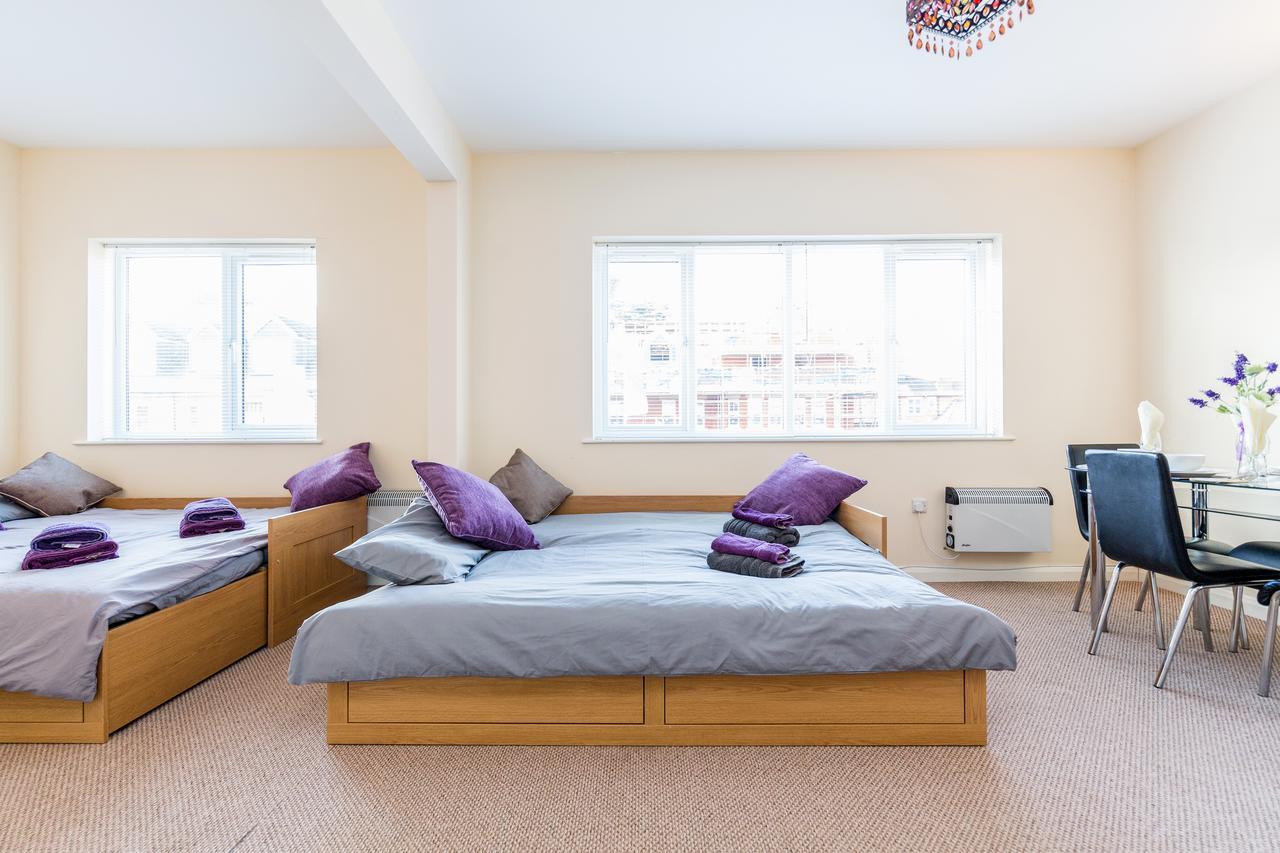 Alexandra'S Apartment Watford  Bagian luar foto